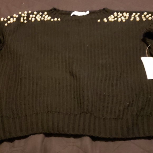 Sweater - Picture 1 of 4